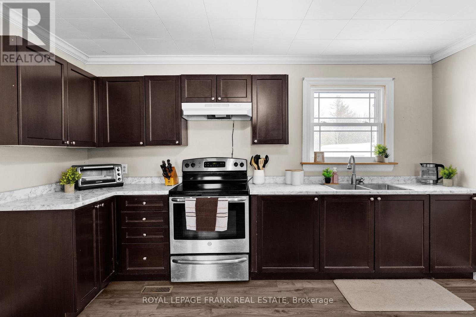 20 Richmond Street W, Kawartha Lakes, Ontario  K0M 2B0 - Photo 16 - X12819268