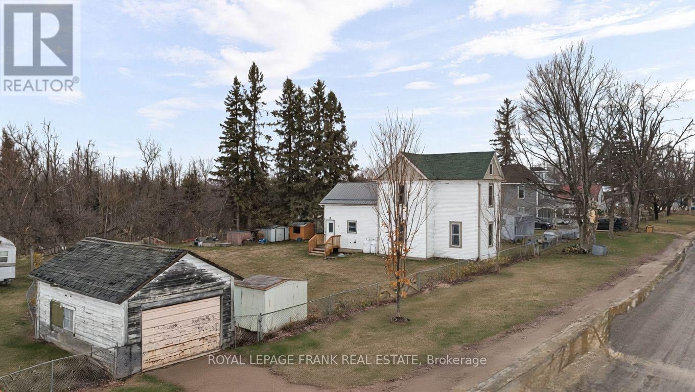 20 Richmond Street W, Kawartha Lakes, Ontario  K0M 2B0 - Photo 3 - X12819268