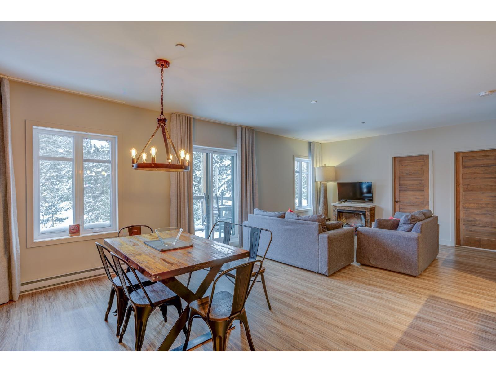 50 Ch. Masson|#205 Sainte-Marguerite-du-Lac-Masson Quebec Canada J0T1L0 3