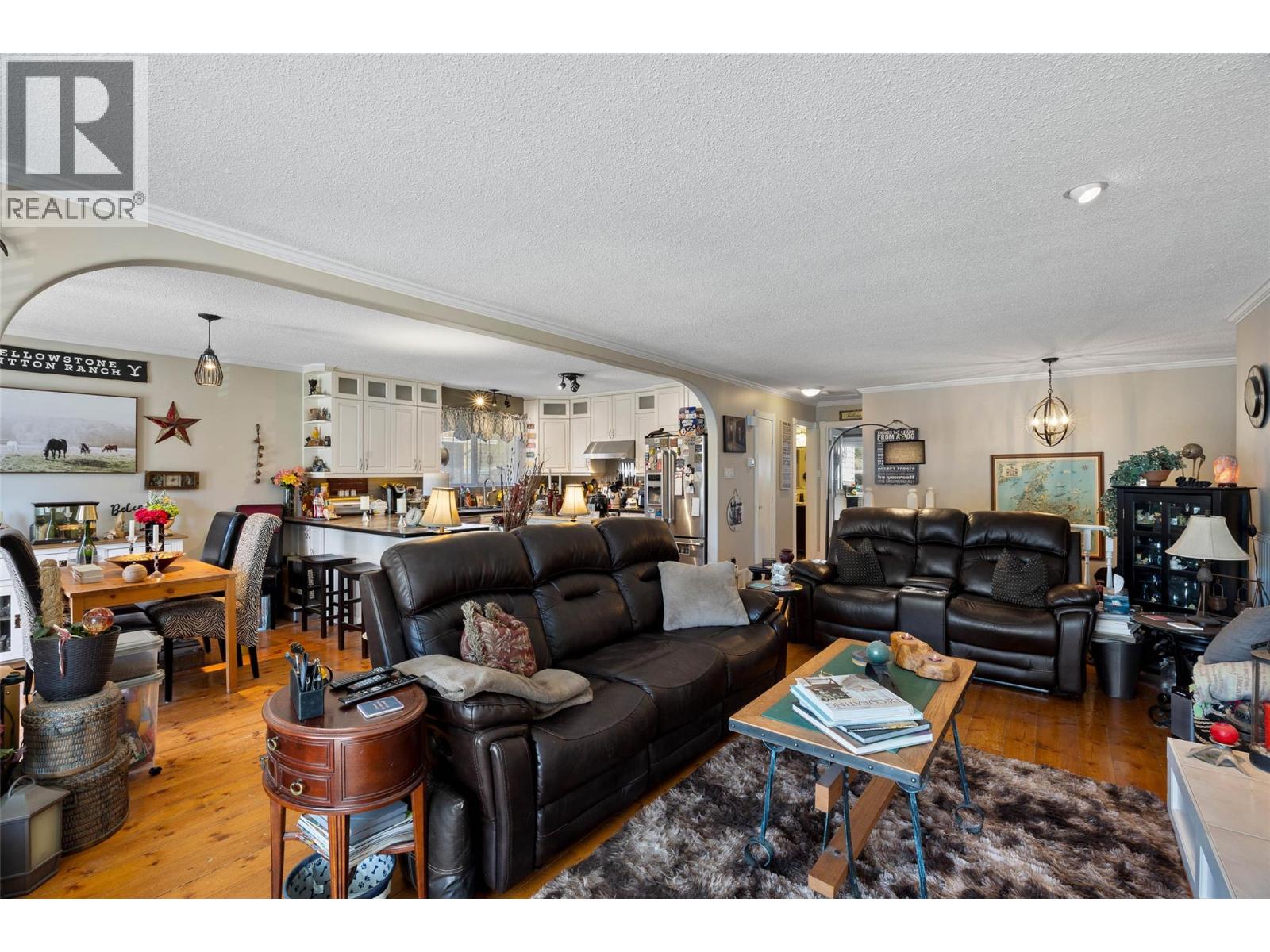 4602 Strawberry Lane, Kamloops, British Columbia  V2H 1L6 - Photo 5 - 10383804