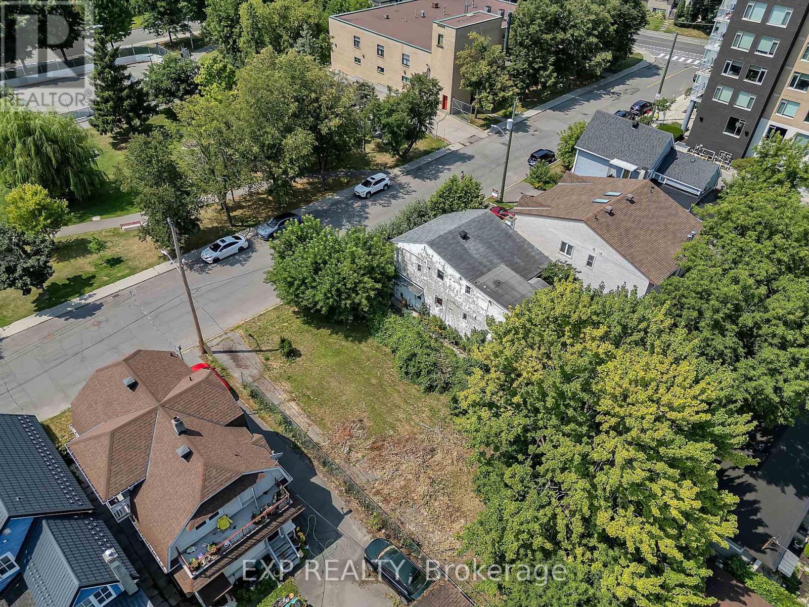 29 Marquette Avenue, Ottawa, Ontario  K1L 5K3 - Photo 13 - X12341275