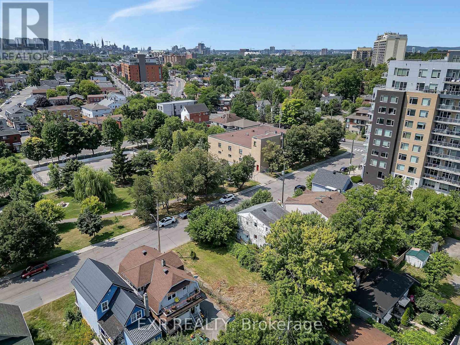 29 Marquette Avenue, Ottawa, Ontario  K1L 5K3 - Photo 14 - X12341275