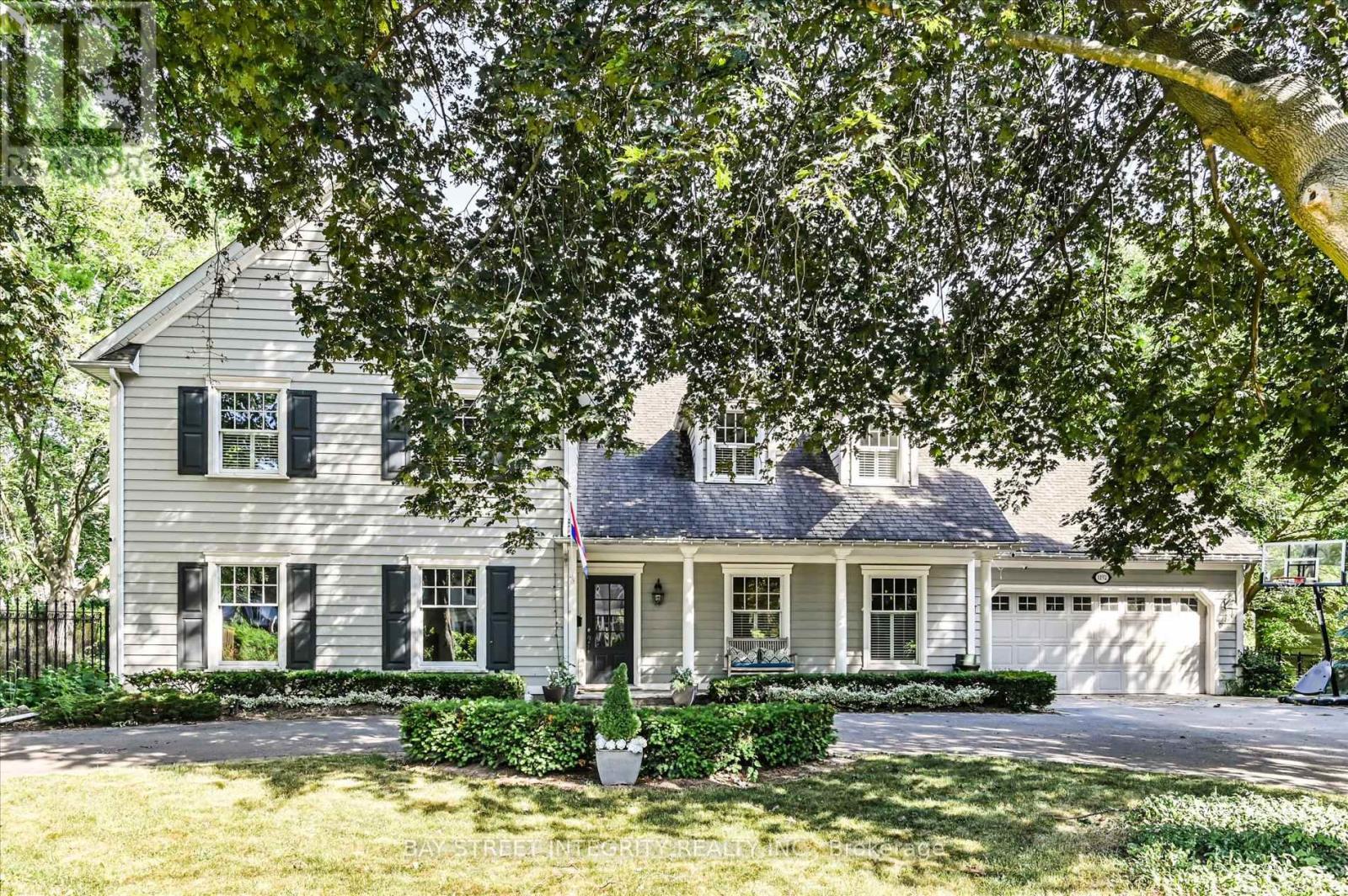 1192 Morrison Heights Drive, Oakville, Ontario  L6J 4J1 - Photo 2 - W12708772