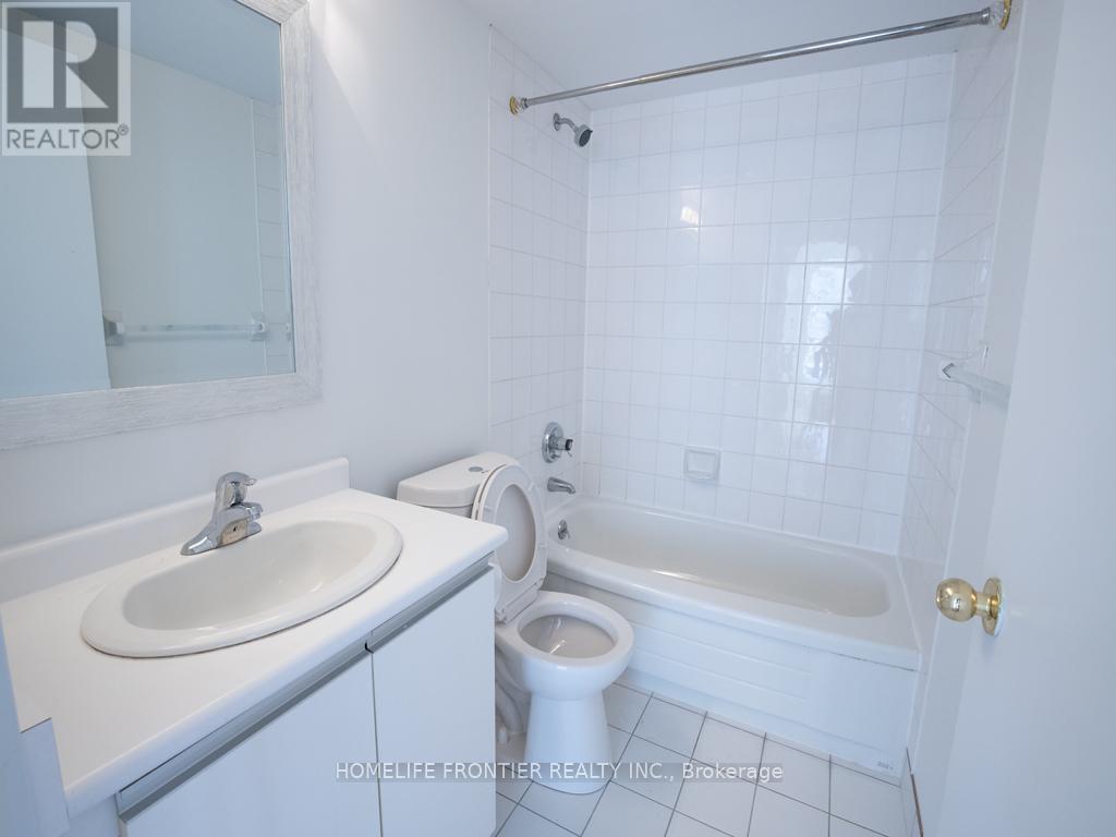 210 - 81 Townsgate Drive E, Vaughan, Ontario  L4J 8E6 - Photo 5 - N12928330