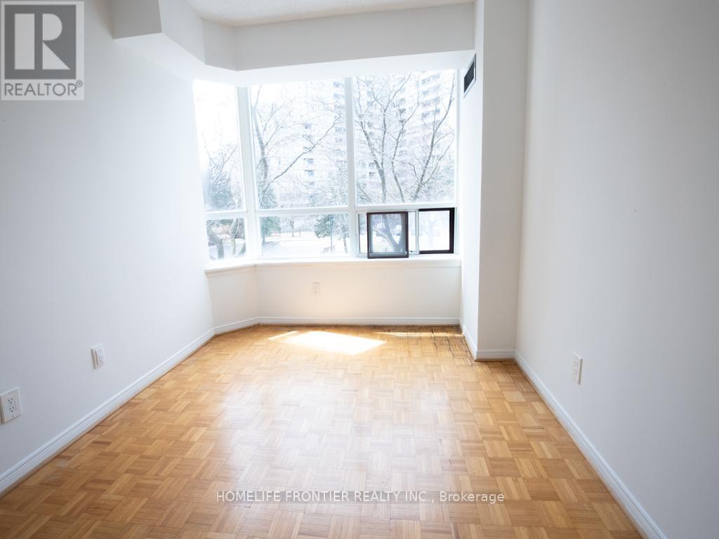 210 - 81 Townsgate Drive E, Vaughan, Ontario  L4J 8E6 - Photo 7 - N12928330