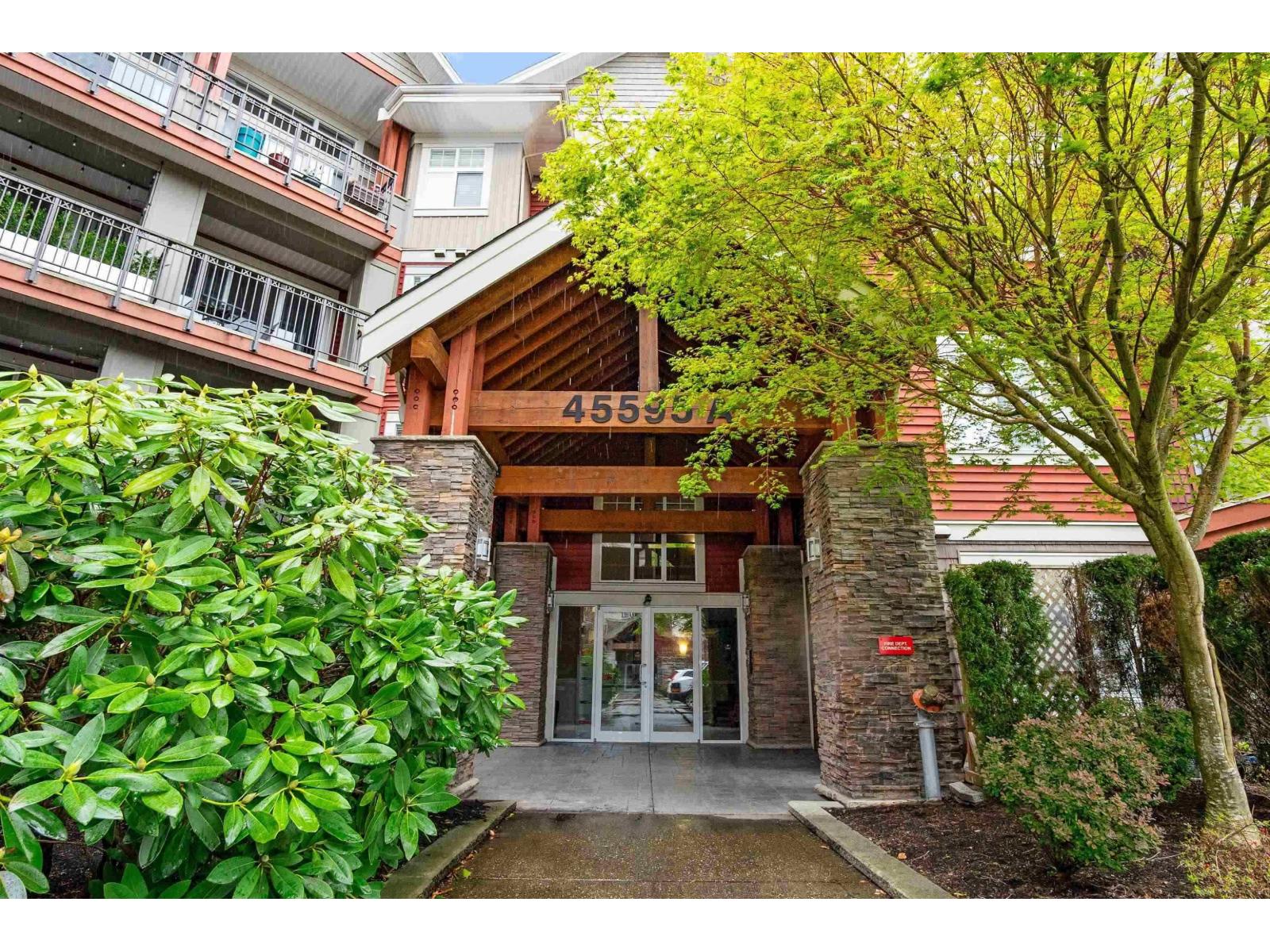 405a 45595 Tamihi Way, Garrison Crossing, Chilliwack, British Columbia  V2R 0G3 - Photo 2 - R3112323