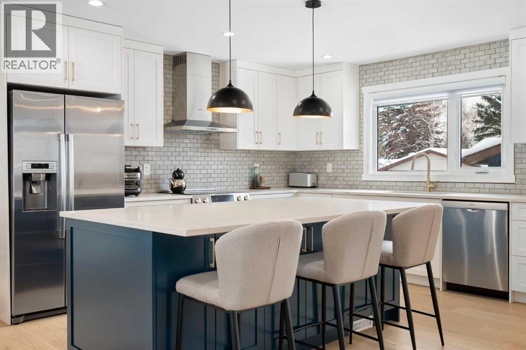 224 Silverview Way NW, Calgary, Alberta  T3B 3K3 - Photo 10 - A2298370