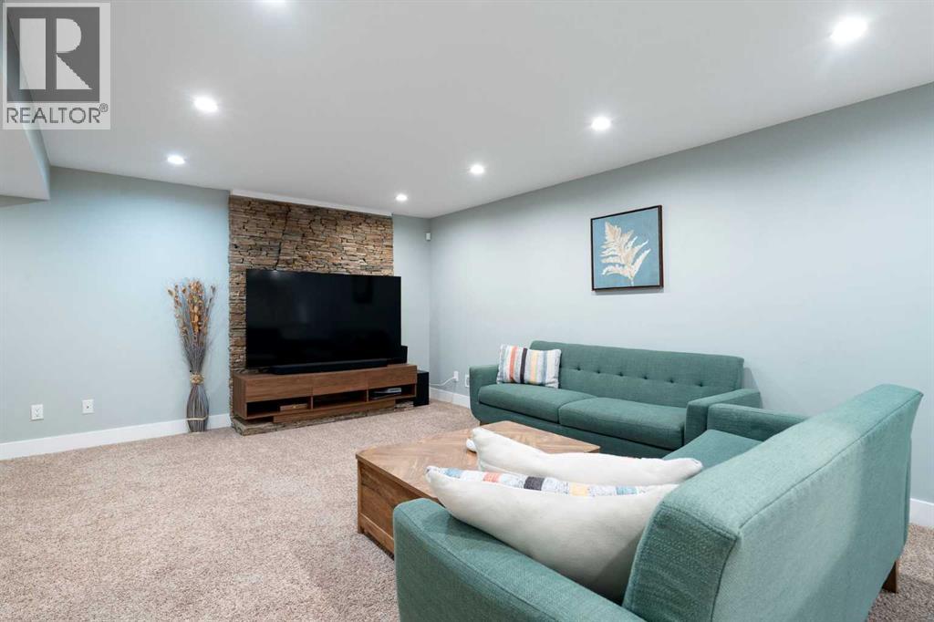 224 Silverview Way NW, Calgary, Alberta  T3B 3K3 - Photo 35 - A2298370