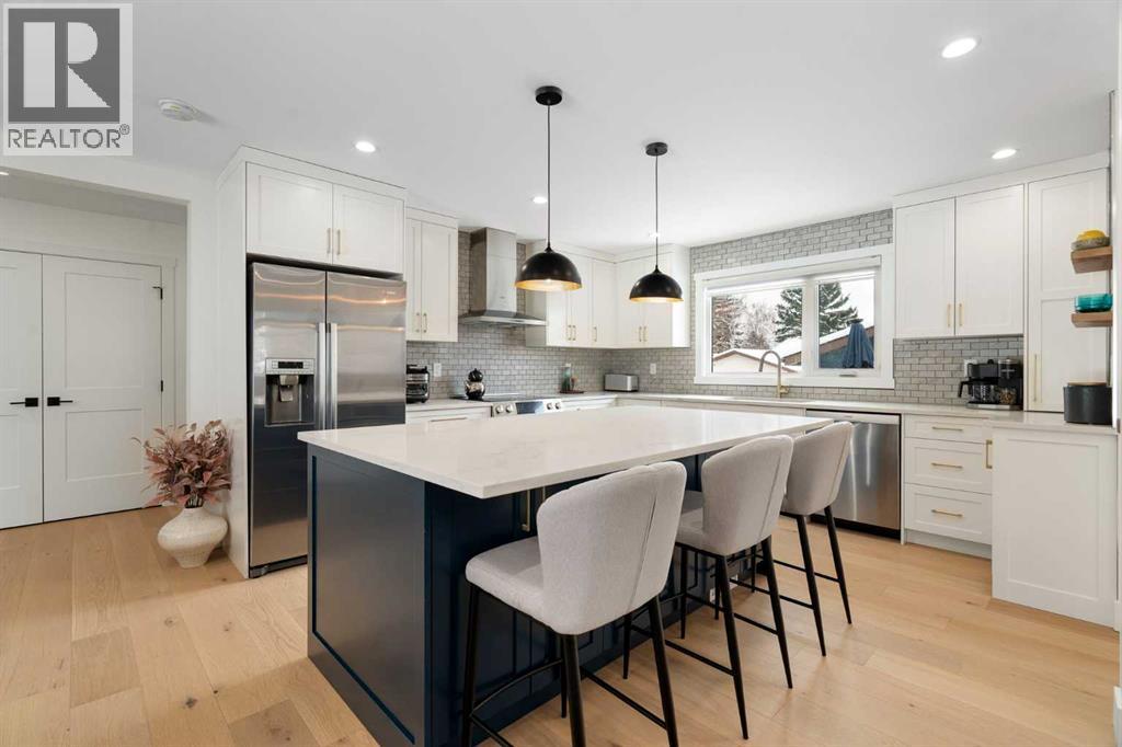 224 Silverview Way NW, Calgary, Alberta  T3B 3K3 - Photo 11 - A2298370