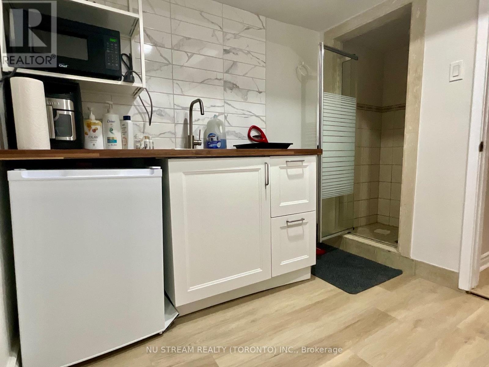 Lower - 260 Fisherville Road, Toronto, Ontario  M2R 3C5 - Photo 6 - C13008936