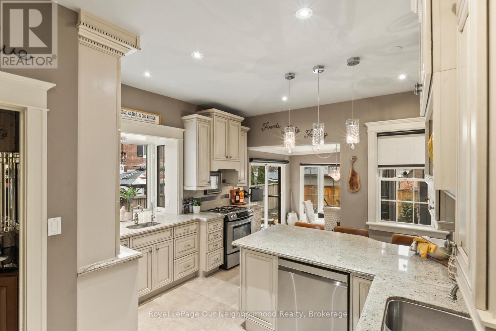 305 Trent Street W, Whitby, Ontario L1N 1M3 - Photo 18 - E13009360