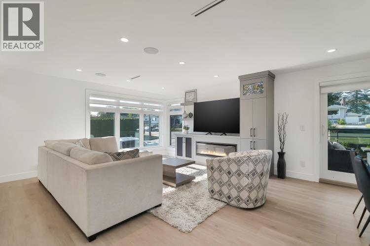 1010 Augusta Avenue, Burnaby, British Columbia  V5A 2V4 - Photo 5 - R3111160