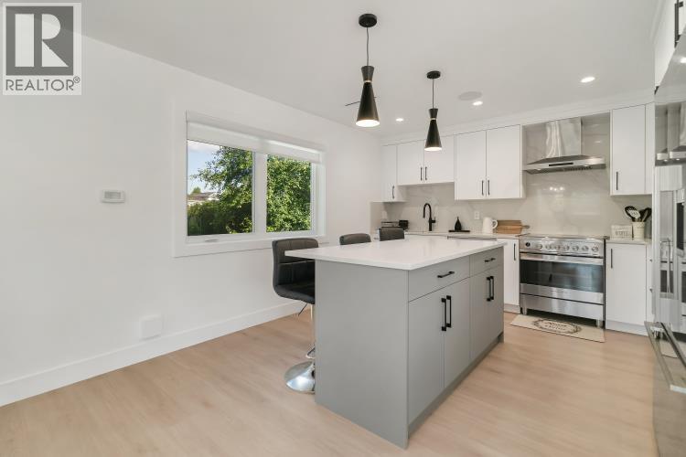 1010 Augusta Avenue, Burnaby, British Columbia  V5A 2V4 - Photo 9 - R3111160