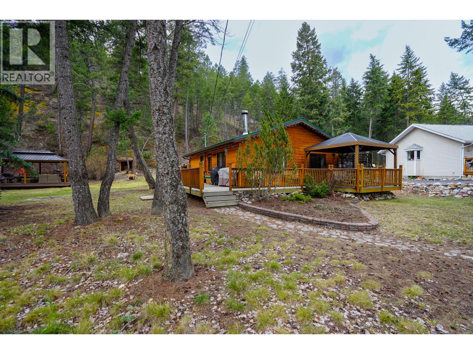 5405 Dutch Creek Road, Dutch Creek, British Columbia  V0B 1L2 - Photo 6 - 10381351