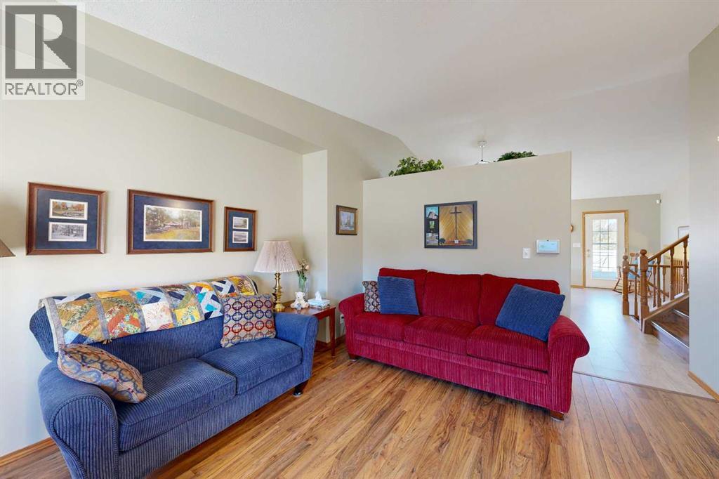 6212 Spruce Drive, Stettler, Alberta  T4K 1G3 - Photo 5 - A2301724