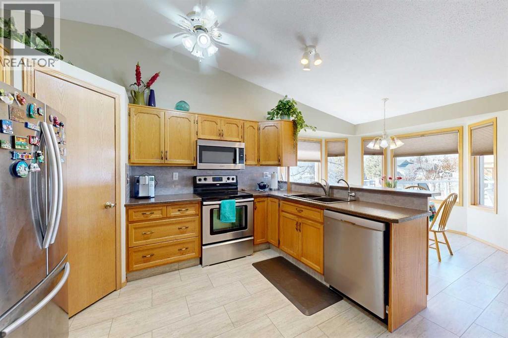 6212 Spruce Drive, Stettler, Alberta  T4K 1G3 - Photo 6 - A2301724