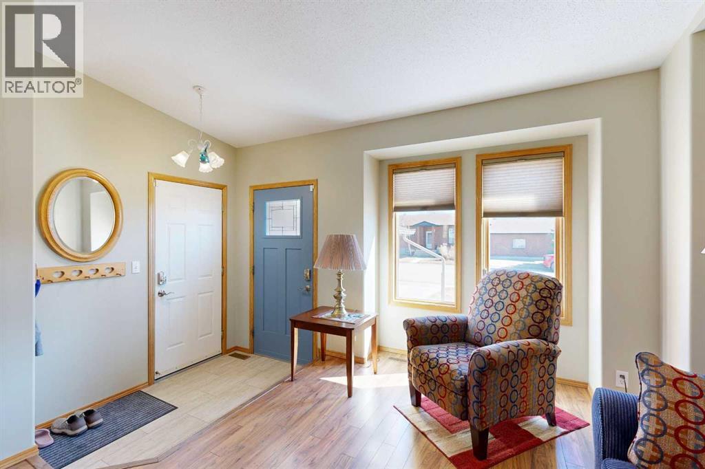 6212 Spruce Drive, Stettler, Alberta  T4K 1G3 - Photo 3 - A2301724