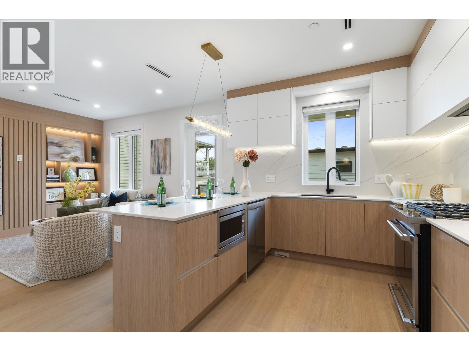 2 4257 Beatrice Street, Vancouver, British Columbia  V5N 4H9 - Photo 13 - R3111825