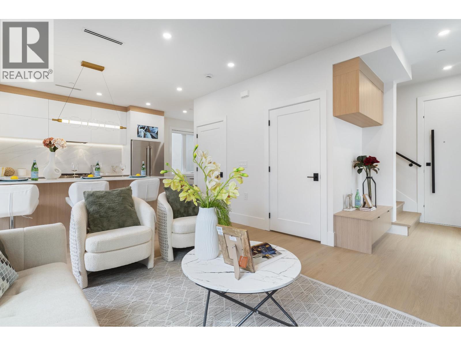 2 4257 Beatrice Street, Vancouver, British Columbia  V5N 4H9 - Photo 8 - R3111825