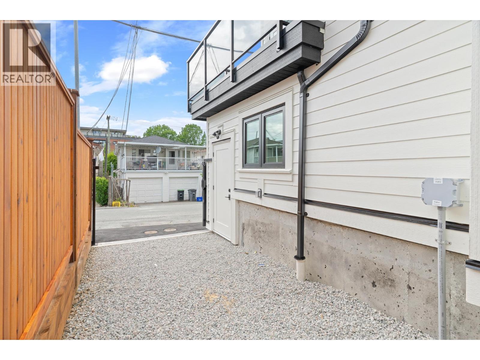 2 4257 Beatrice Street, Vancouver, British Columbia  V5N 4H9 - Photo 37 - R3111825