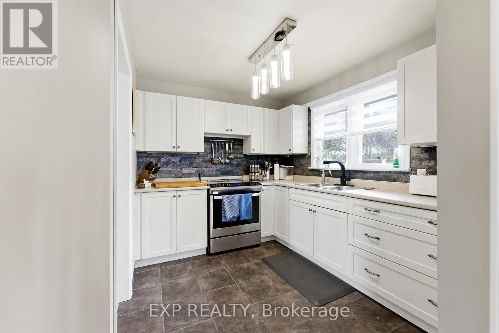 69 First Avenue, Quinte West, Ontario K8V 4C2 - Photo 7 - X13009408