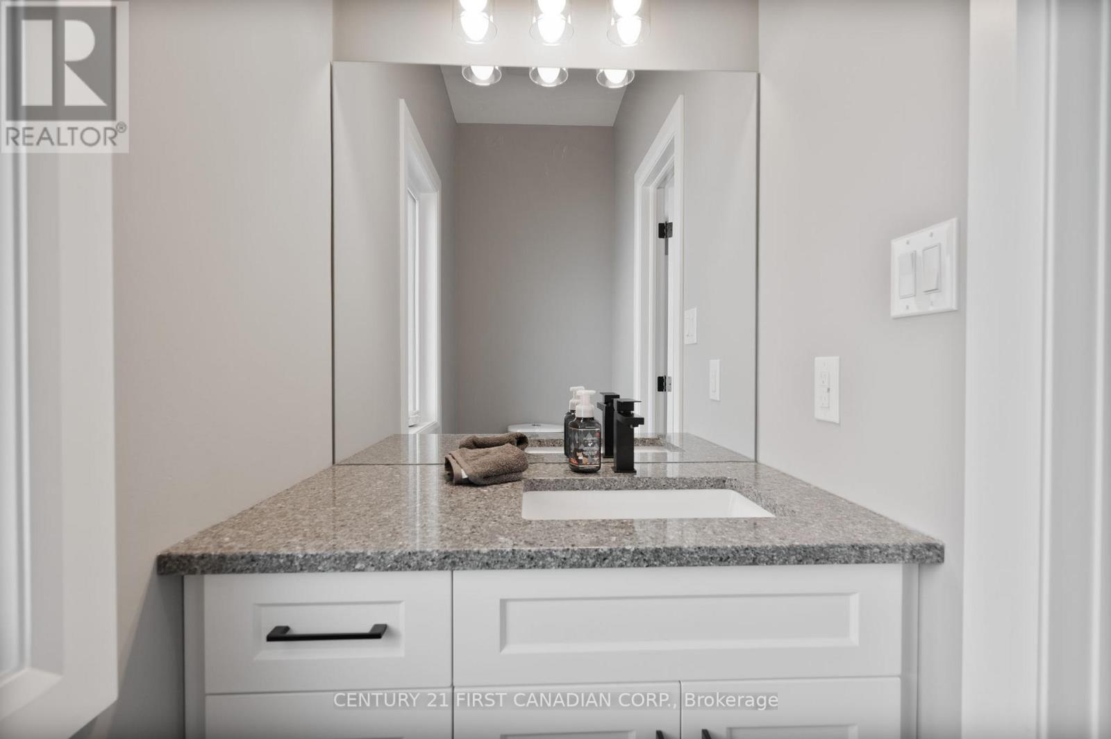 110 Sheldabren Street, North Middlesex, Ontario  N0M 1A0 - Photo 13 - X13009424