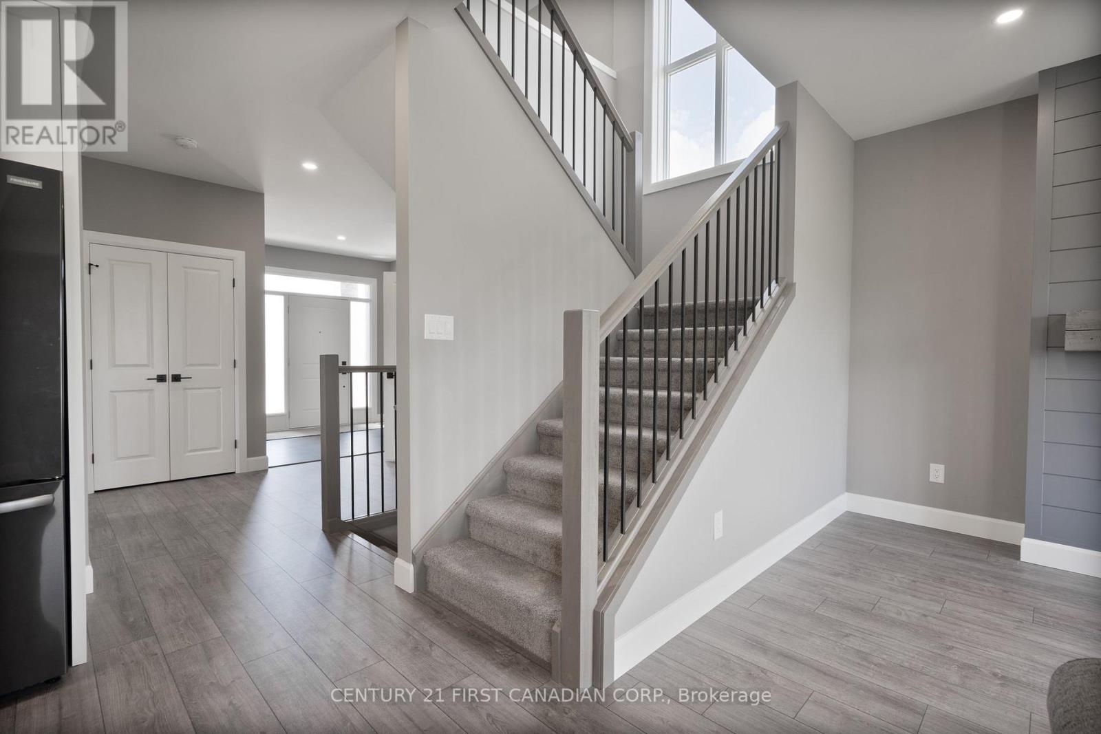 110 Sheldabren Street, North Middlesex, Ontario  N0M 1A0 - Photo 14 - X13009424