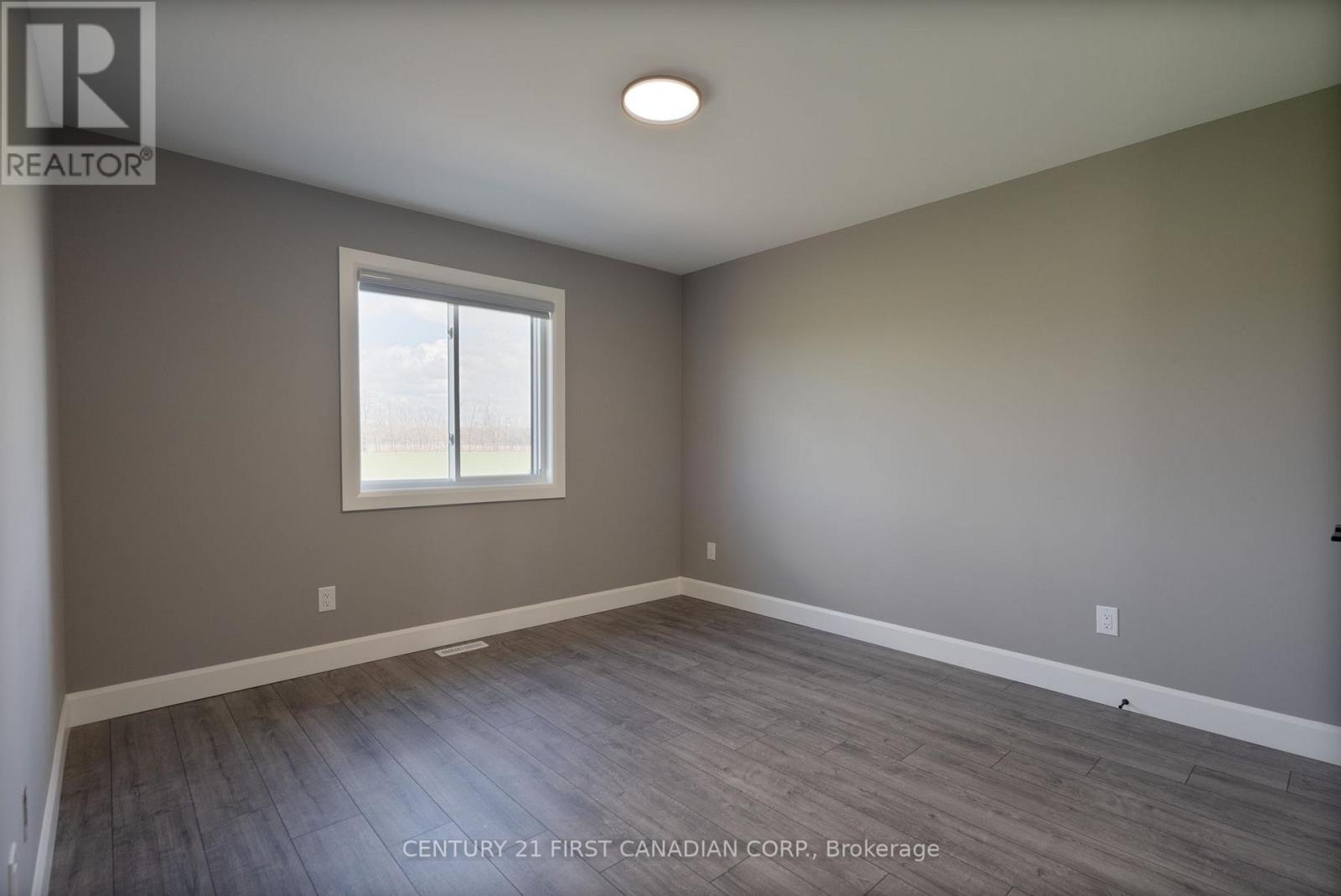 110 Sheldabren Street, North Middlesex, Ontario  N0M 1A0 - Photo 28 - X13009424