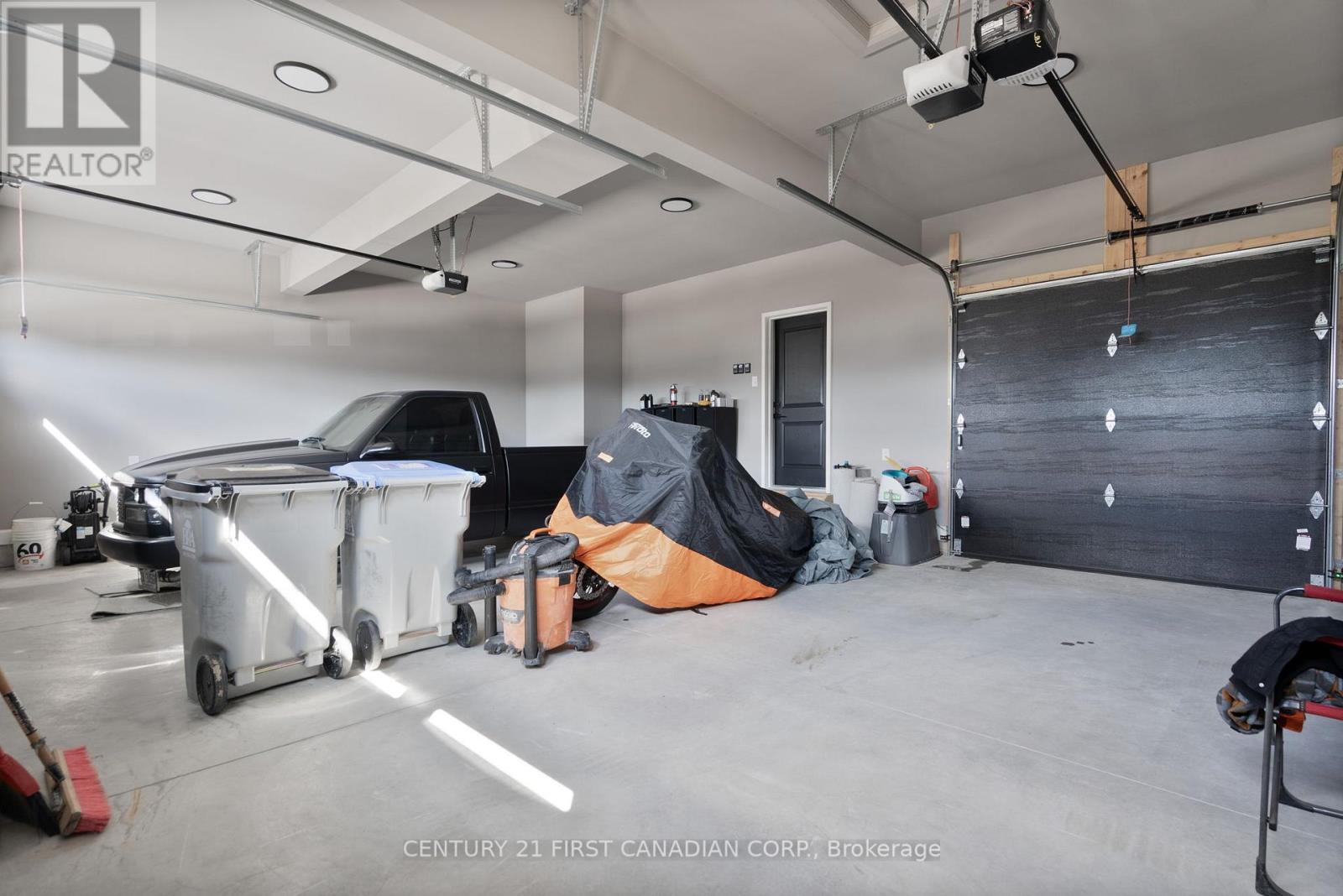 110 Sheldabren Street, North Middlesex, Ontario  N0M 1A0 - Photo 37 - X13009424