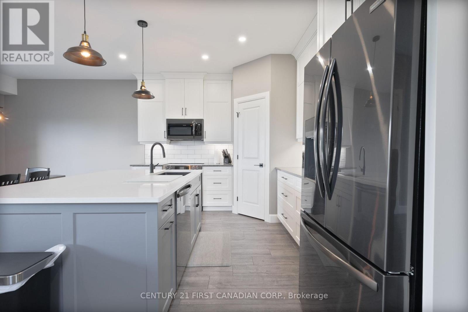 110 Sheldabren Street, North Middlesex, Ontario  N0M 1A0 - Photo 7 - X13009424