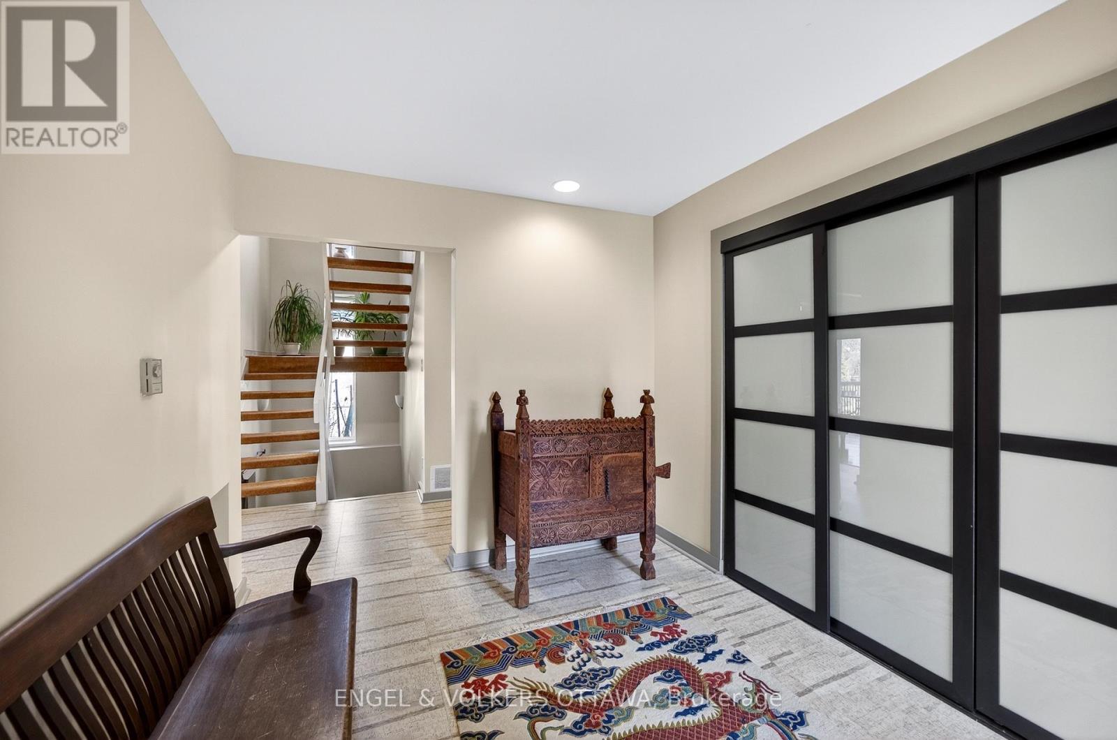 424 Lochaber Avenue, Ottawa, Ontario  K2A 0A6 - Photo 7 - X13009378