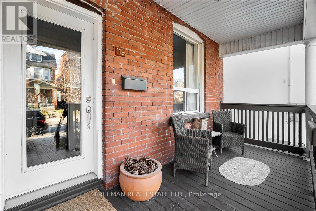 119 Barton Avenue, Toronto, Ontario  M6G 1P8 - Photo 3 - C13009344