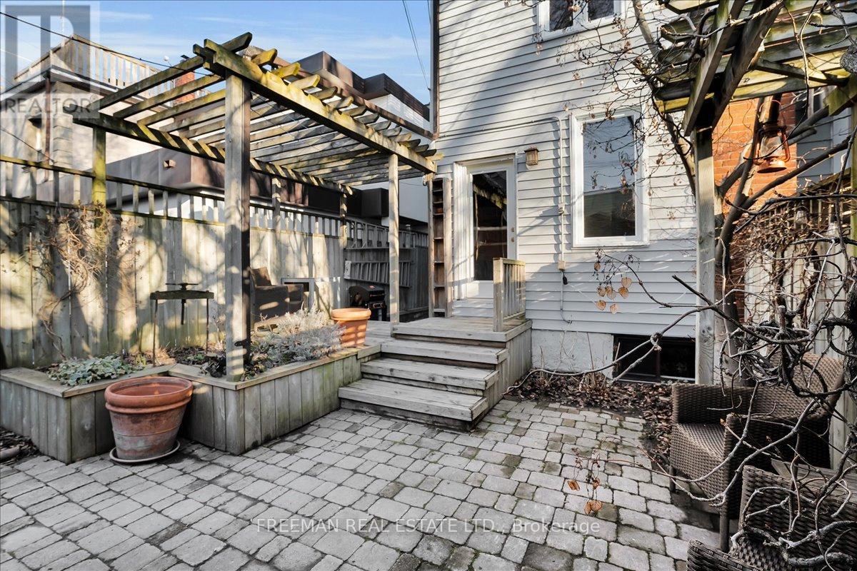 119 Barton Avenue, Toronto, Ontario  M6G 1P8 - Photo 33 - C13009344