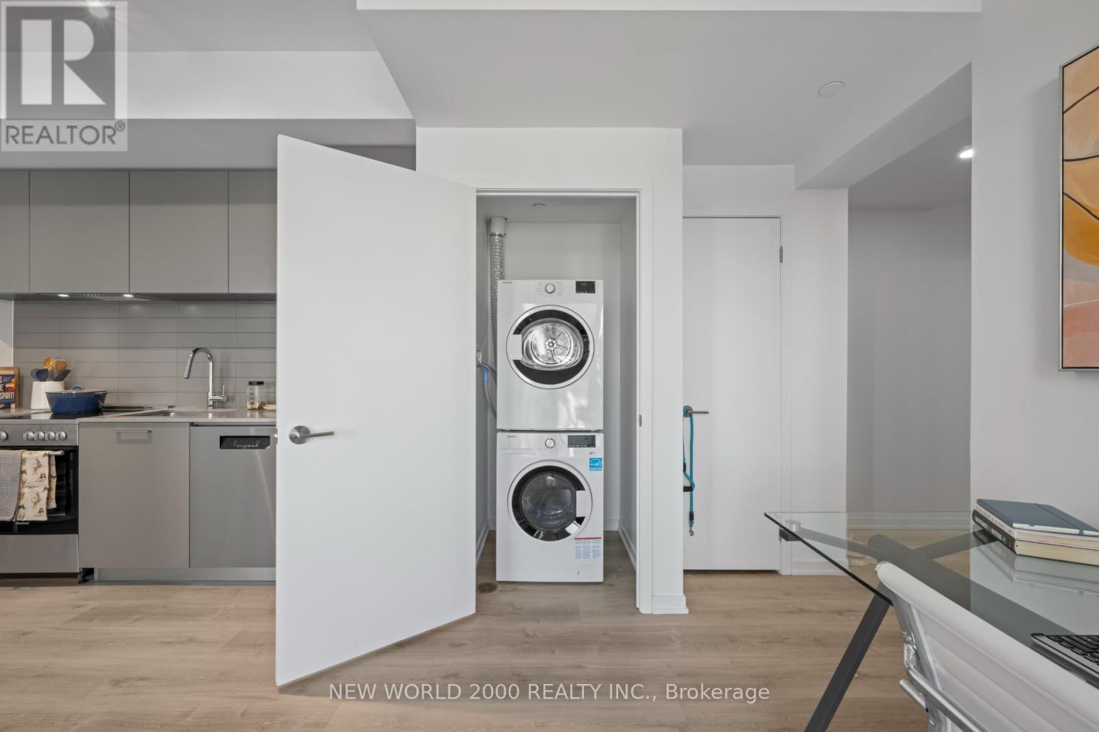 1513 - 101 Roehampton Avenue, Toronto, Ontario  M4P 2W2 - Photo 12 - C13009374