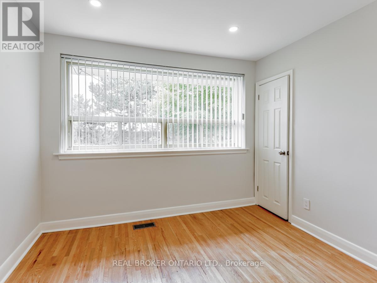 17 Redwing Place, Toronto, Ontario  M3C 2A7 - Photo 14 - C13009384