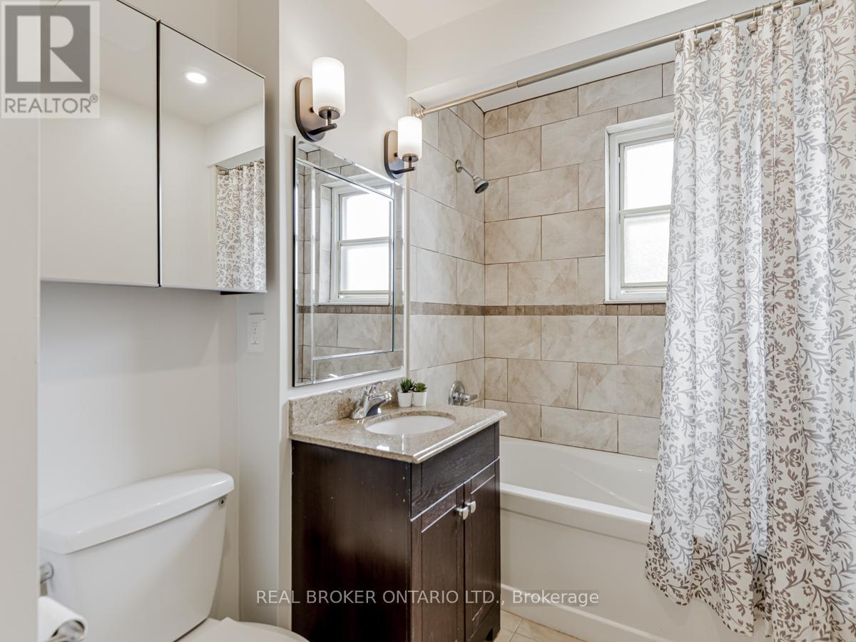 17 Redwing Place, Toronto, Ontario  M3C 2A7 - Photo 16 - C13009384