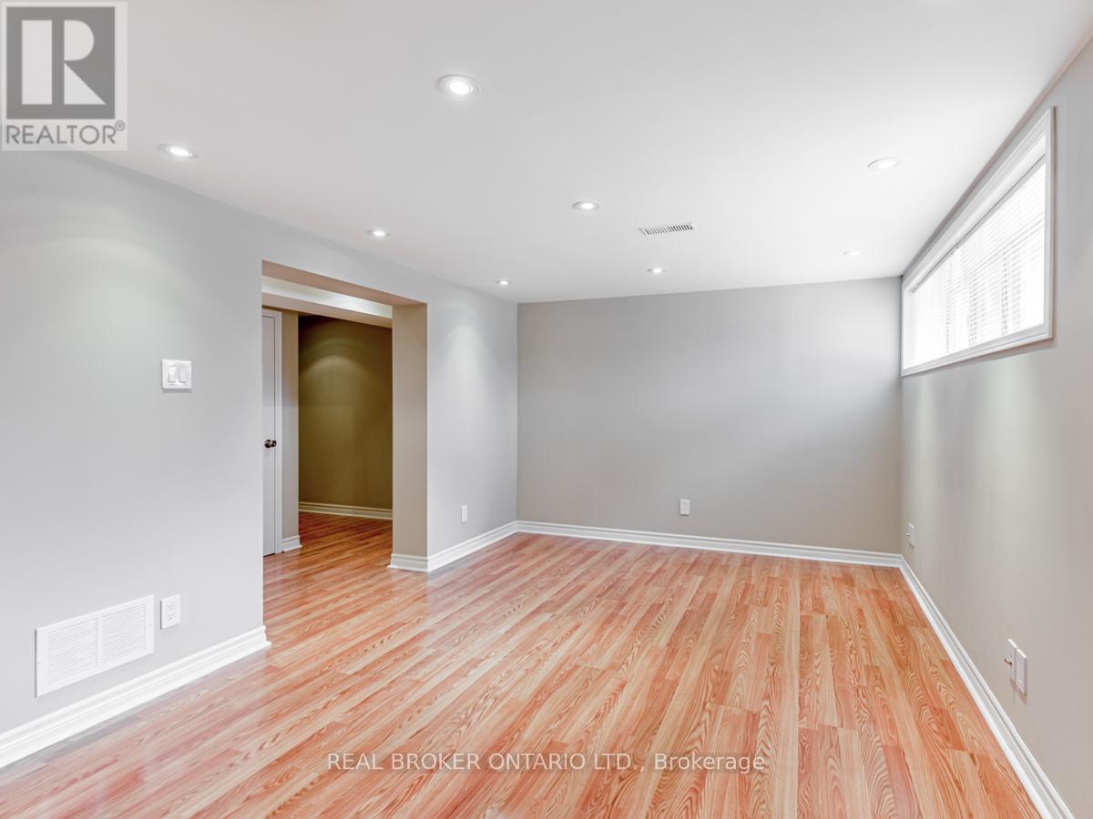 17 Redwing Place, Toronto, Ontario  M3C 2A7 - Photo 18 - C13009384