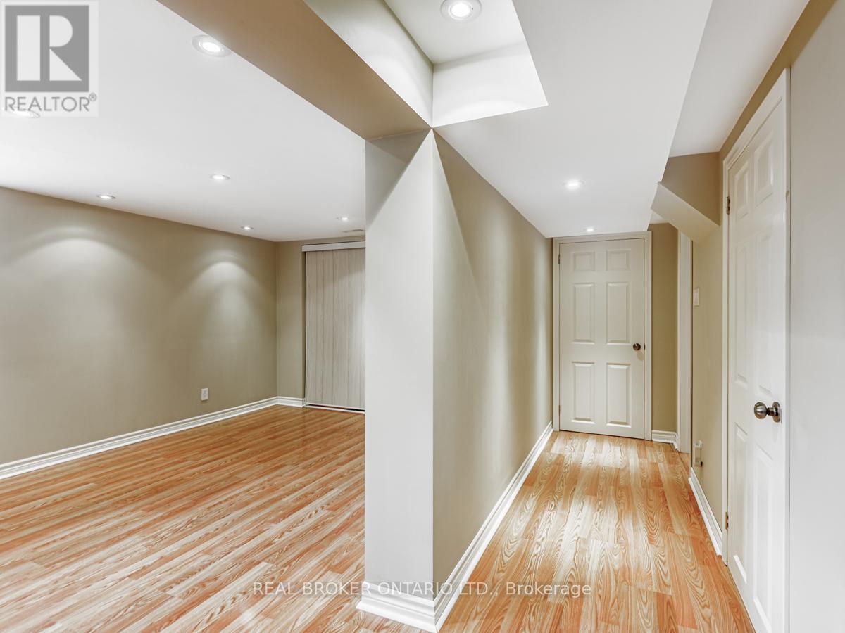 17 Redwing Place, Toronto, Ontario  M3C 2A7 - Photo 22 - C13009384