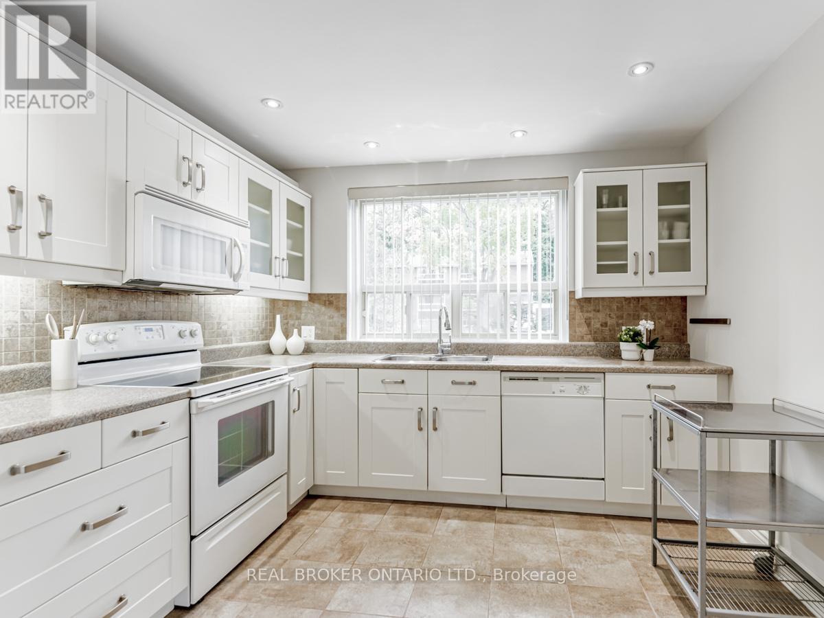 17 Redwing Place, Toronto, Ontario  M3C 2A7 - Photo 9 - C13009384