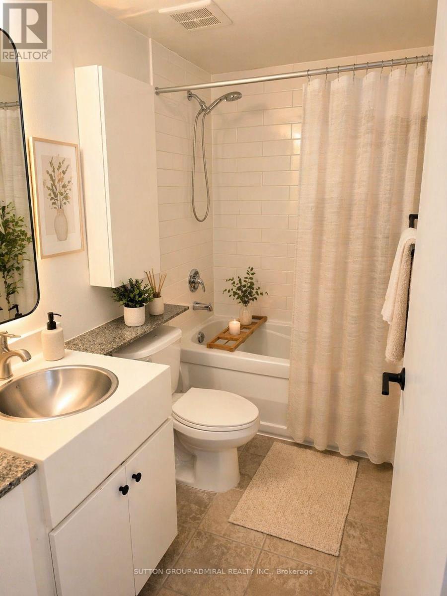 3202 - 35 Mariner Terrace, Toronto, Ontario  M5V 3V9 - Photo 4 - C13009386