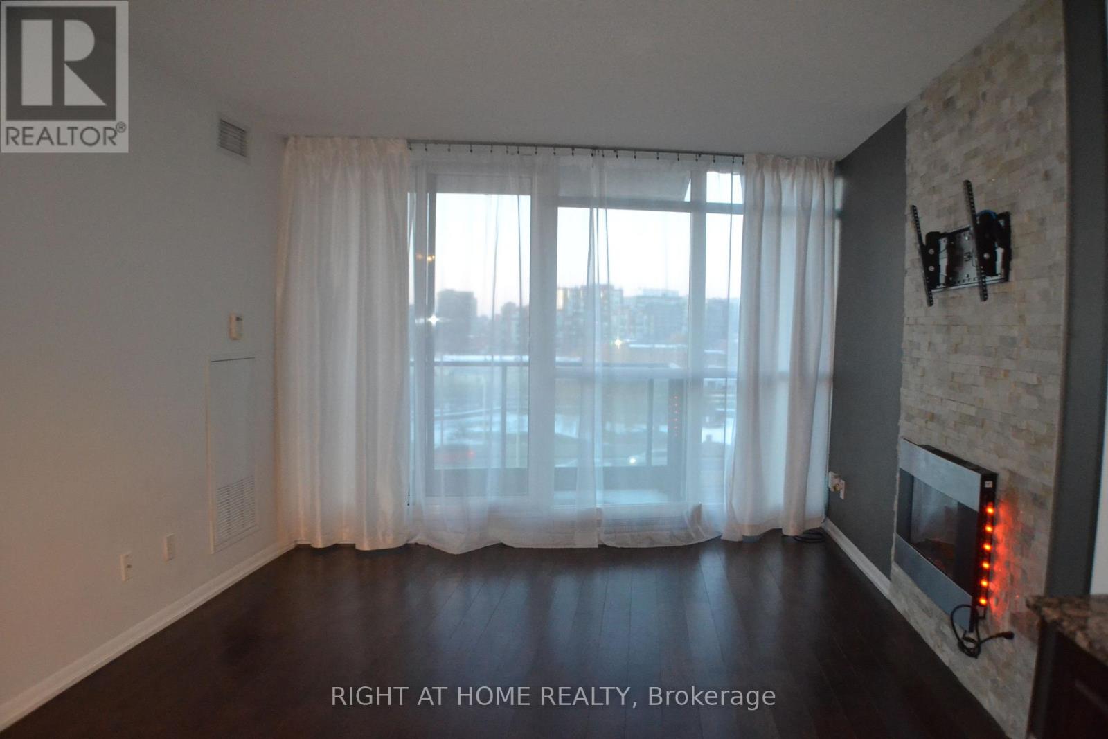 1161 - 209 Fort York Boulevard, Toronto, Ontario  M5V 4A1 - Photo 6 - C13009394