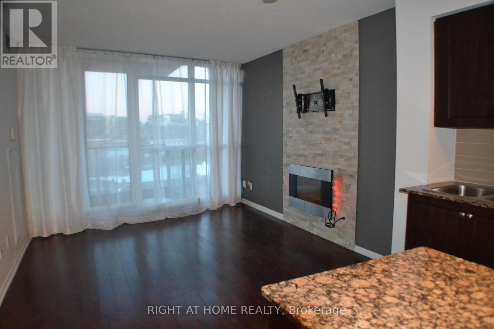 1161 - 209 Fort York Boulevard, Toronto, Ontario  M5V 4A1 - Photo 7 - C13009394