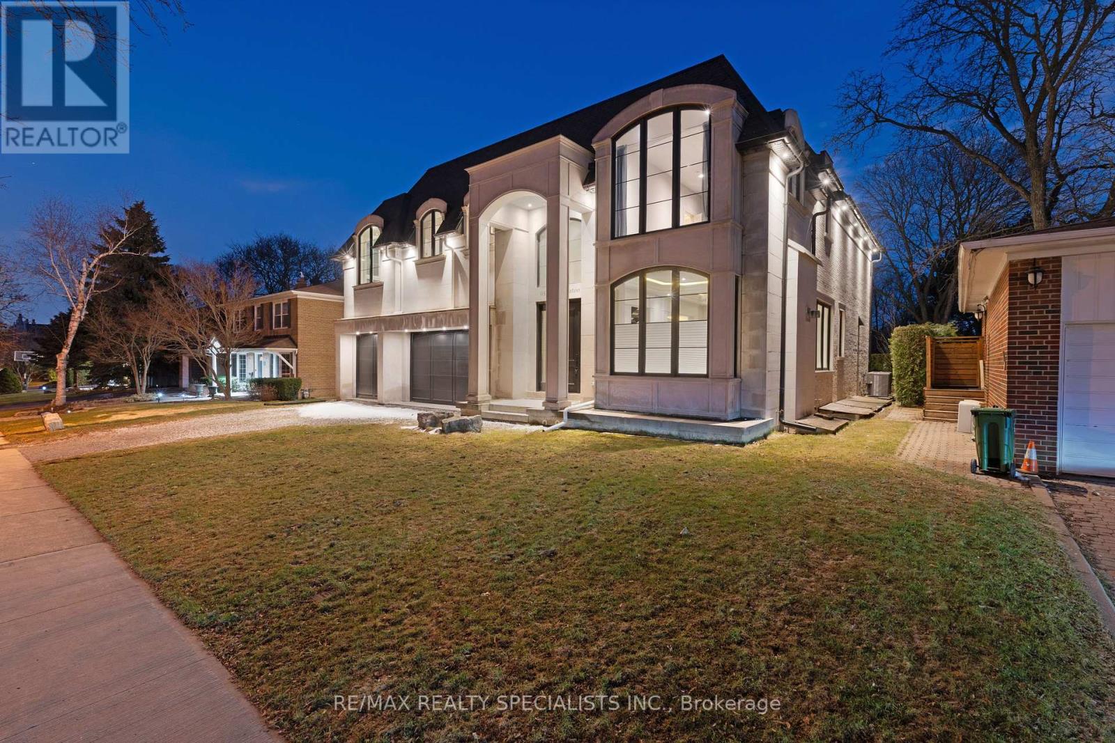 95 Lord Seaton Road, Toronto, Ontario M2P 1K7 - Photo 2 - C13009506