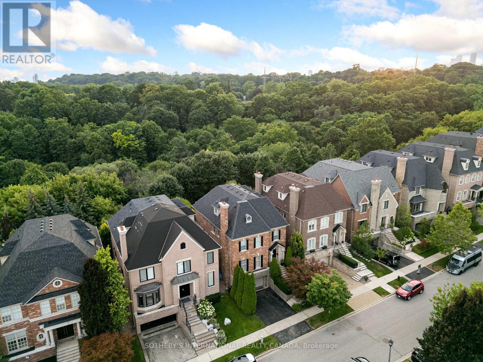 24 True Davidson Drive, Toronto, Ontario  M4W 3X5 - Photo 3 - C13009546