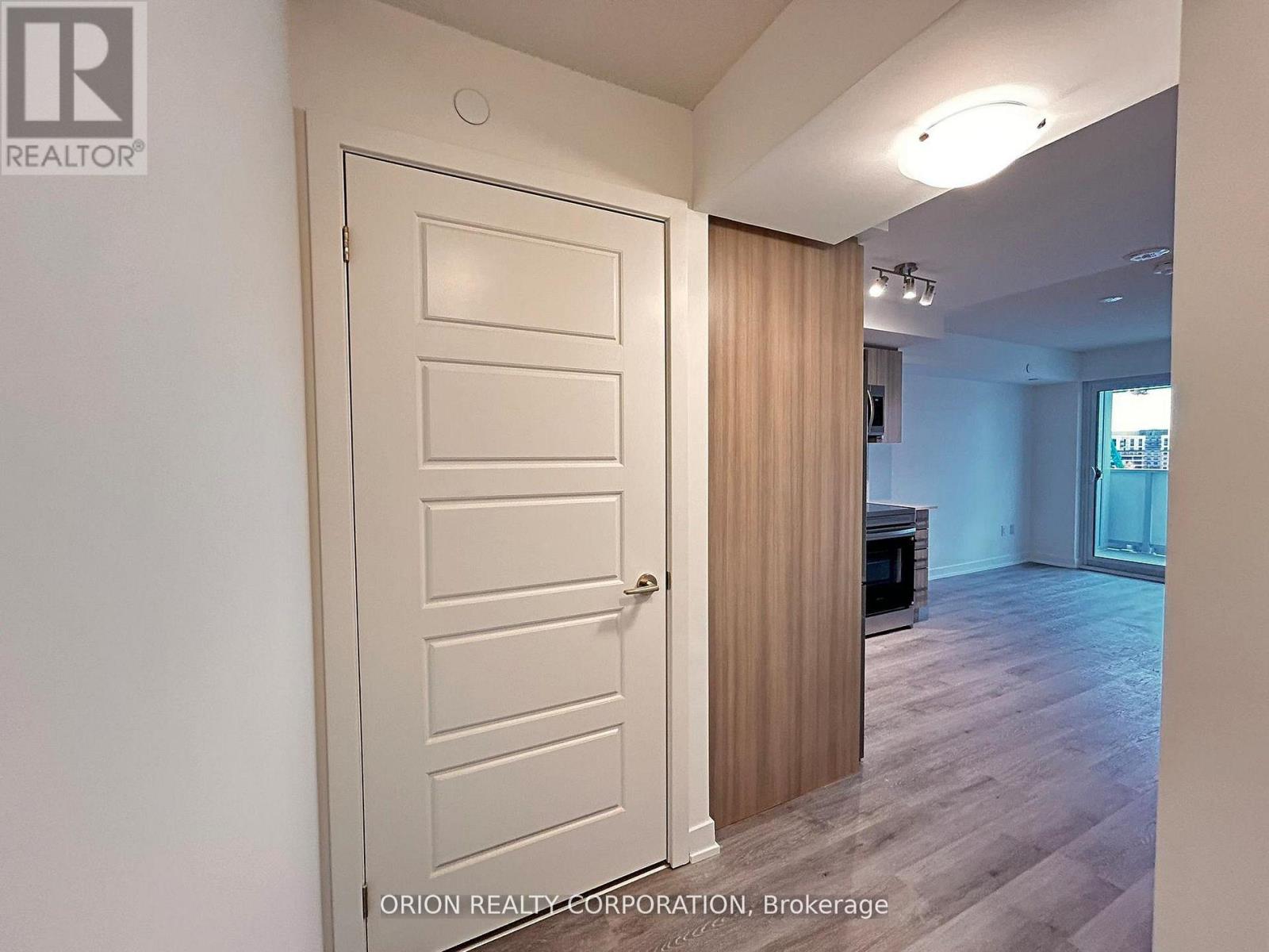 601 - 1010 Sandy Beach Road, Pickering, Ontario  L1W 0C7 - Photo 2 - E13009340