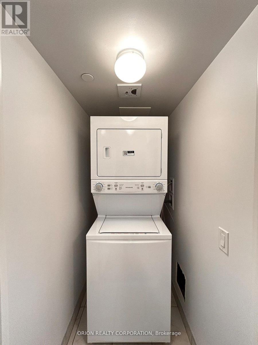 601 - 1010 Sandy Beach Road, Pickering, Ontario  L1W 0C7 - Photo 3 - E13009340