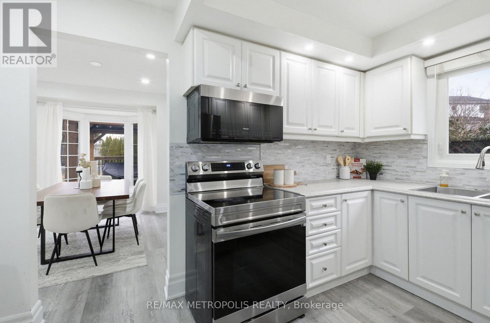 700 Mountjoy Court, Oshawa, Ontario  L1K 1W8 - Photo 10 - E13009436