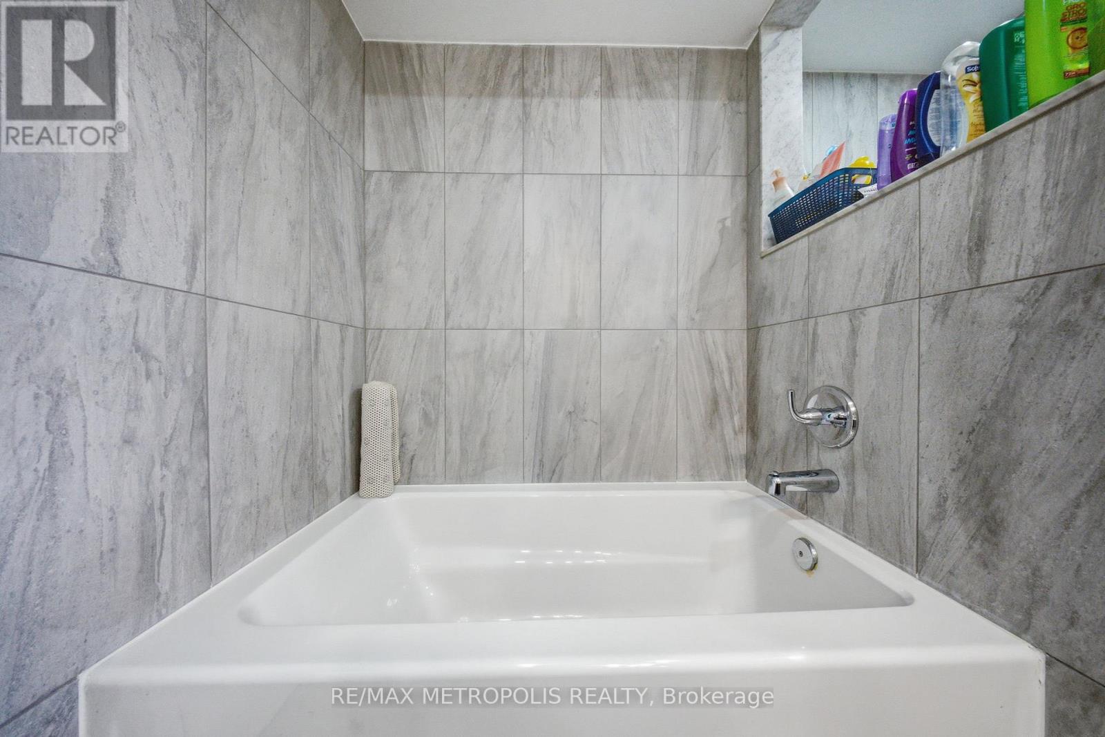 700 Mountjoy Court, Oshawa, Ontario  L1K 1W8 - Photo 16 - E13009436