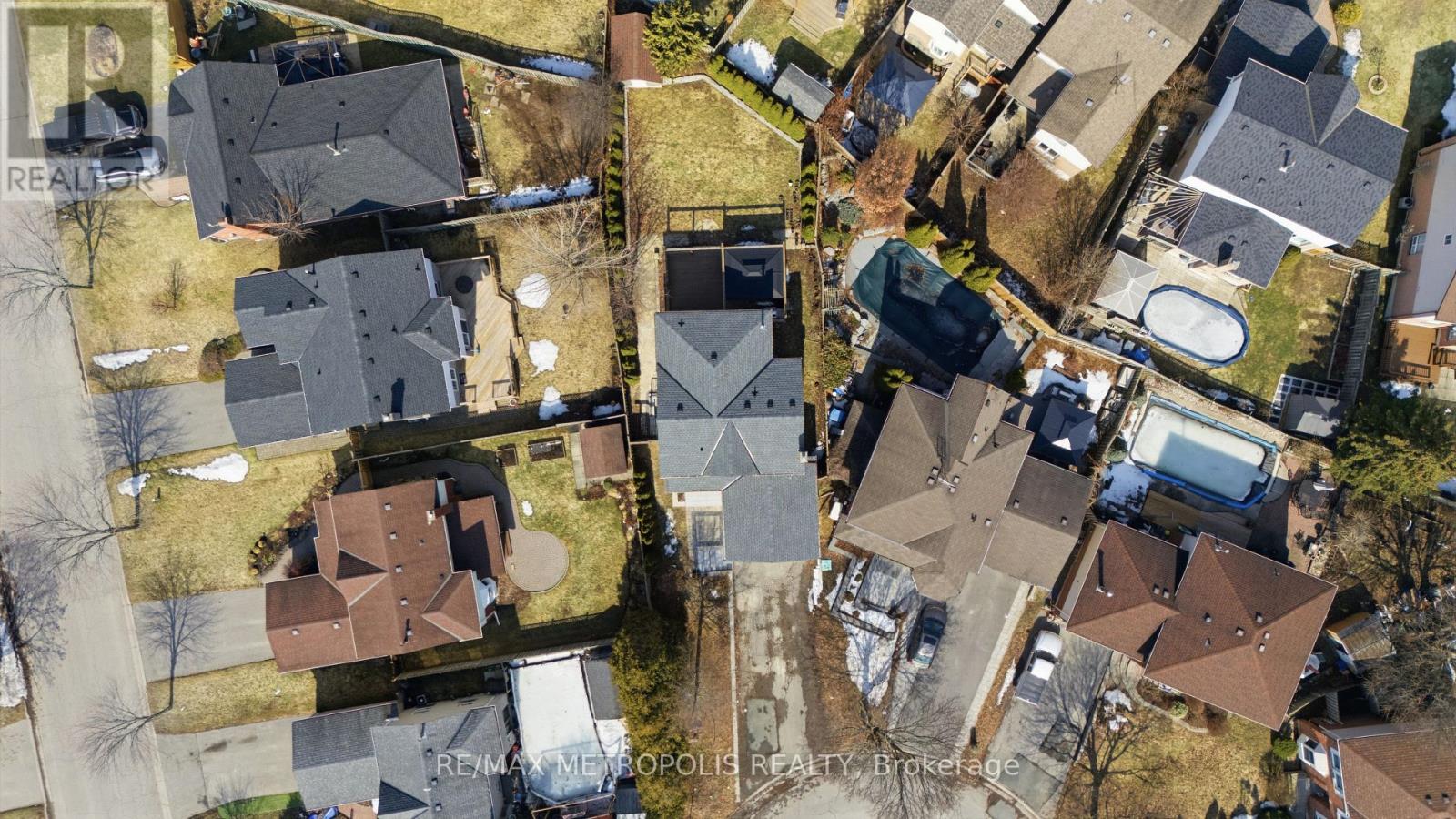 700 Mountjoy Court, Oshawa, Ontario  L1K 1W8 - Photo 29 - E13009436