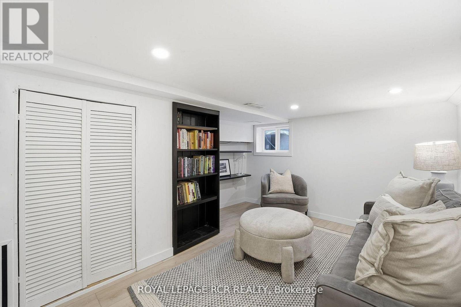 257 Rhodes Avenue, Toronto, Ontario  M4L 3A2 - Photo 21 - E13009466